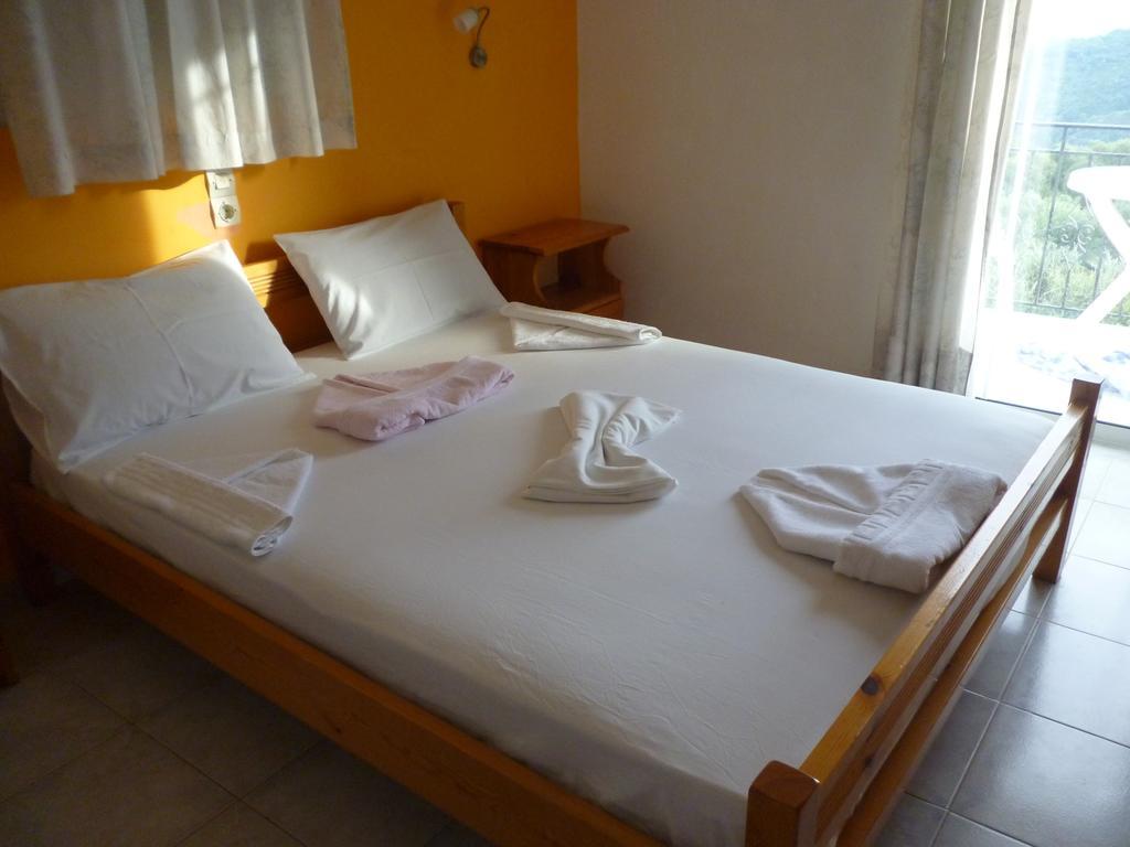 Lichnos Babis Taverna & Rooms Парга Стая снимка
